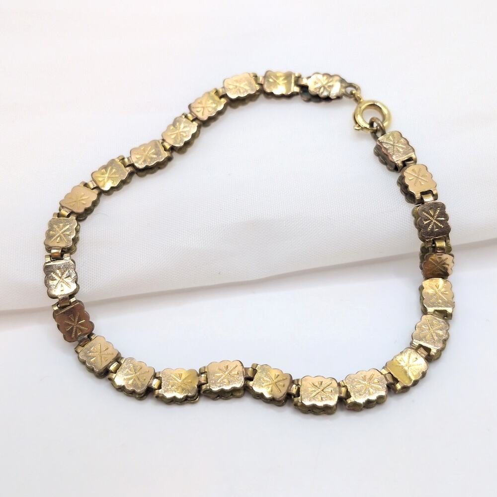 Vtg Antique Victorian Gold Tone Etched Dainty Book Chain Bracelet 7.25in 4.7mm